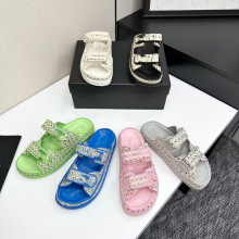 ߶Ʒ|2025ļ¿СLŮЬƽeһ֎Ь¶ֺЬ