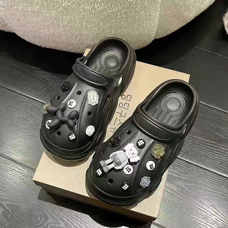 New Summer Hole Shoes for Women's Outwear 0 Years Fashion Anti slip PVC Beach Slippers for Women's Slippers Wholesale of Baotou New Summer Hole Shoes for Women's Outwear 0 Years Fashion Anti slip PVC Beach Slippers for Women's Slippers Wholesale of Baotou