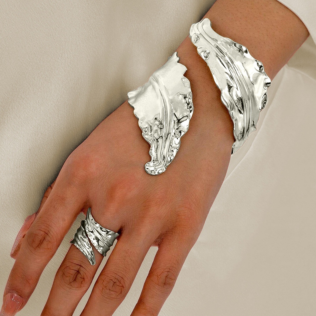 Ventas transfronterizas calientes personalidad exagerada estilo de pulsera abierta damas anillo combinación de estilo punk retro conjunto de joyas