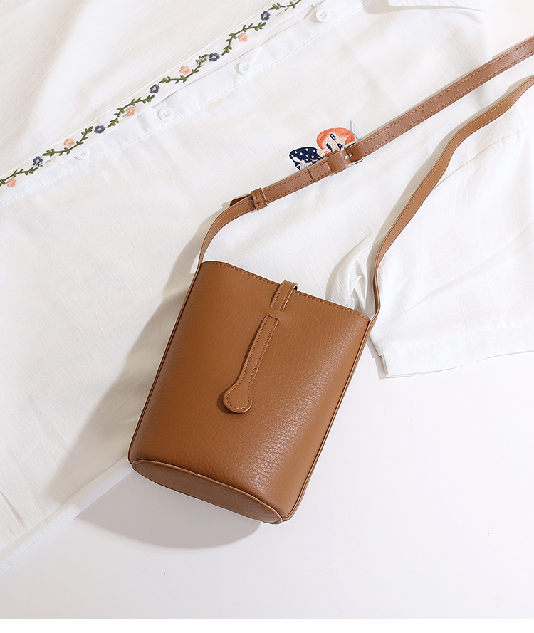 Women's Pu Leather Solid Color Basic Bucket Zipper Buckle Phone Wallets display picture 20