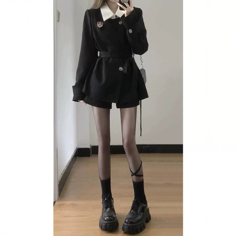 Fake two-piece black waist-cinching blazer for women, 2026 new autumn and winter Korean style suit, high-end small blazer top Fake two-piece black waist-cinching blazer for women, 2026 new autumn and winter Korean style suit, high-end small blazer top