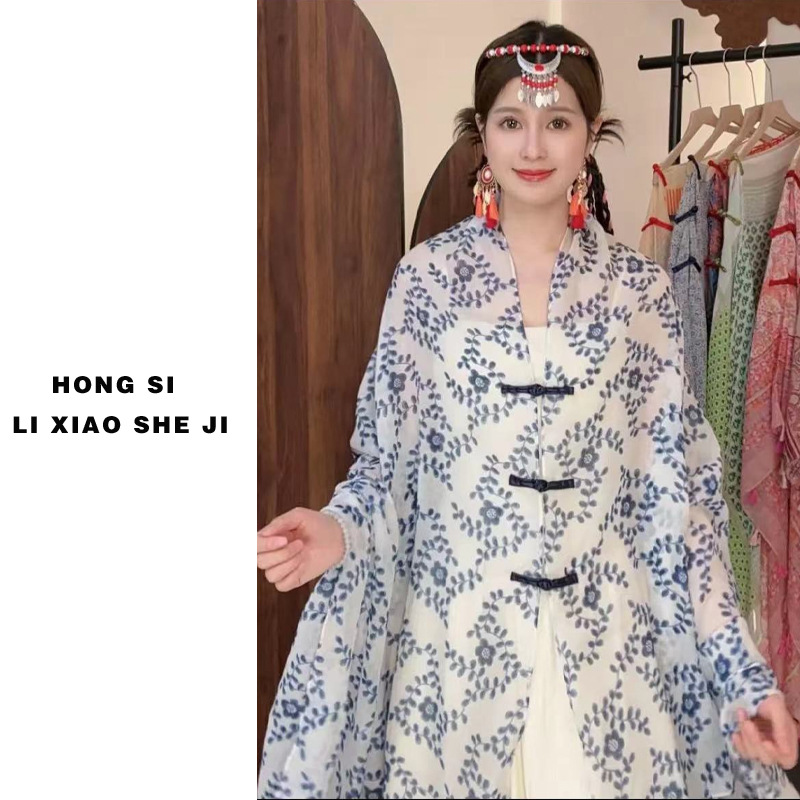 Chal de protección solar de verano para mujer 2025 nuevo estilo hebilla largo estilo étnico fotografía de viaje estilo fino playa bufanda de seda capa