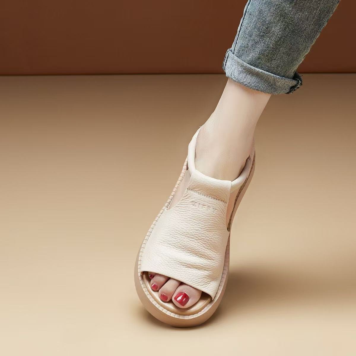 2026 zapatos de mujer de verano nuevos zapatos de suela gruesa velcro sandalias casuales de suela suave moda al por mayor