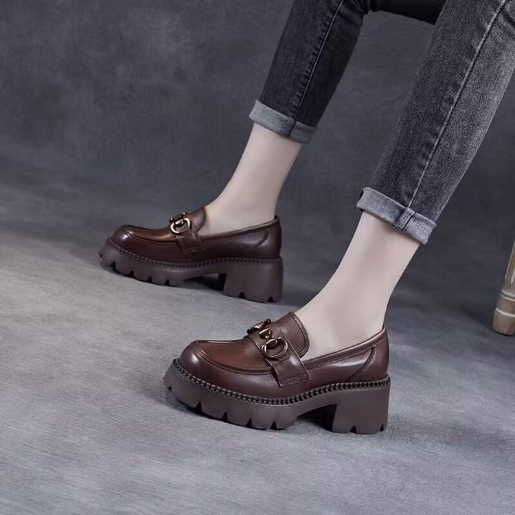 Bizcocho estilo británico suela gruesa aumento Lefu zapatos mujer 2024 nuevo otoño suela blanda zapatos de cuero de tacón grueso de todo fósforo