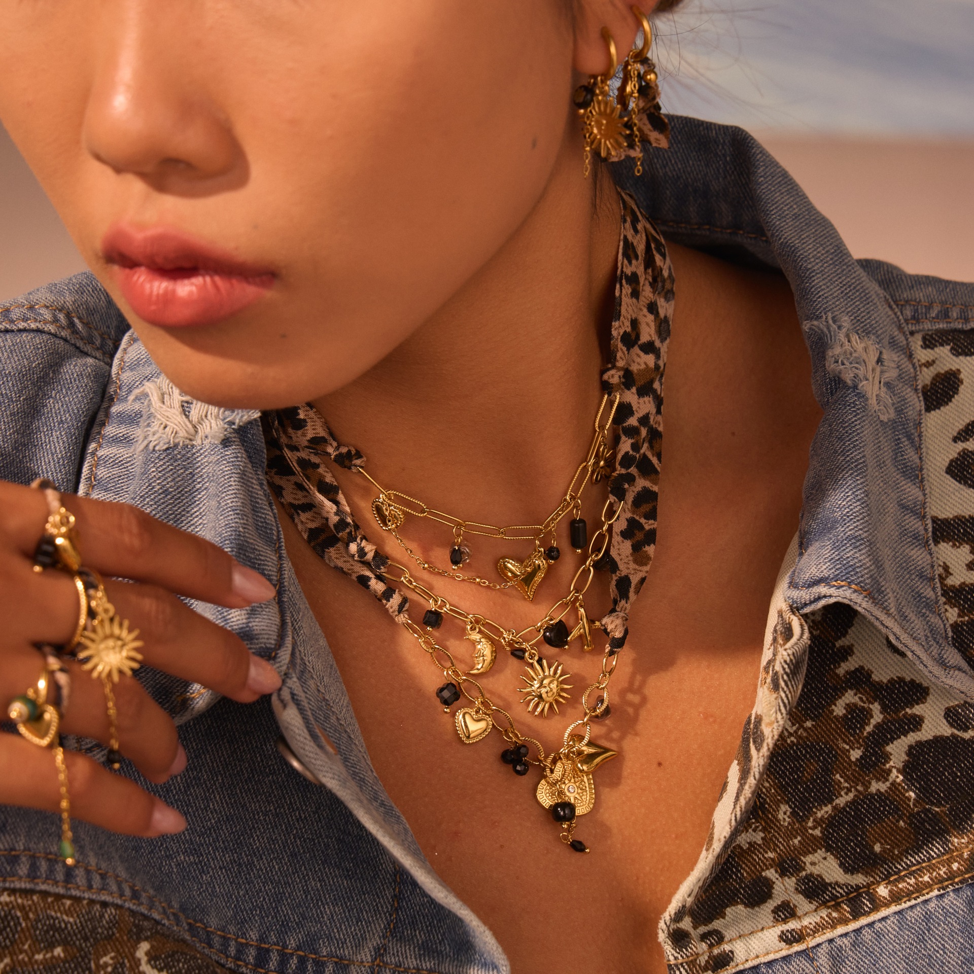 Serie di gioielli con stampa leopardata, orecchini ad anello, orecchini a bottone, collana, ciondolo Love Sun, orecchini in acciaio inossidabile, anello in acciaio al titanio, gioielli per le orecchie_voghion.com