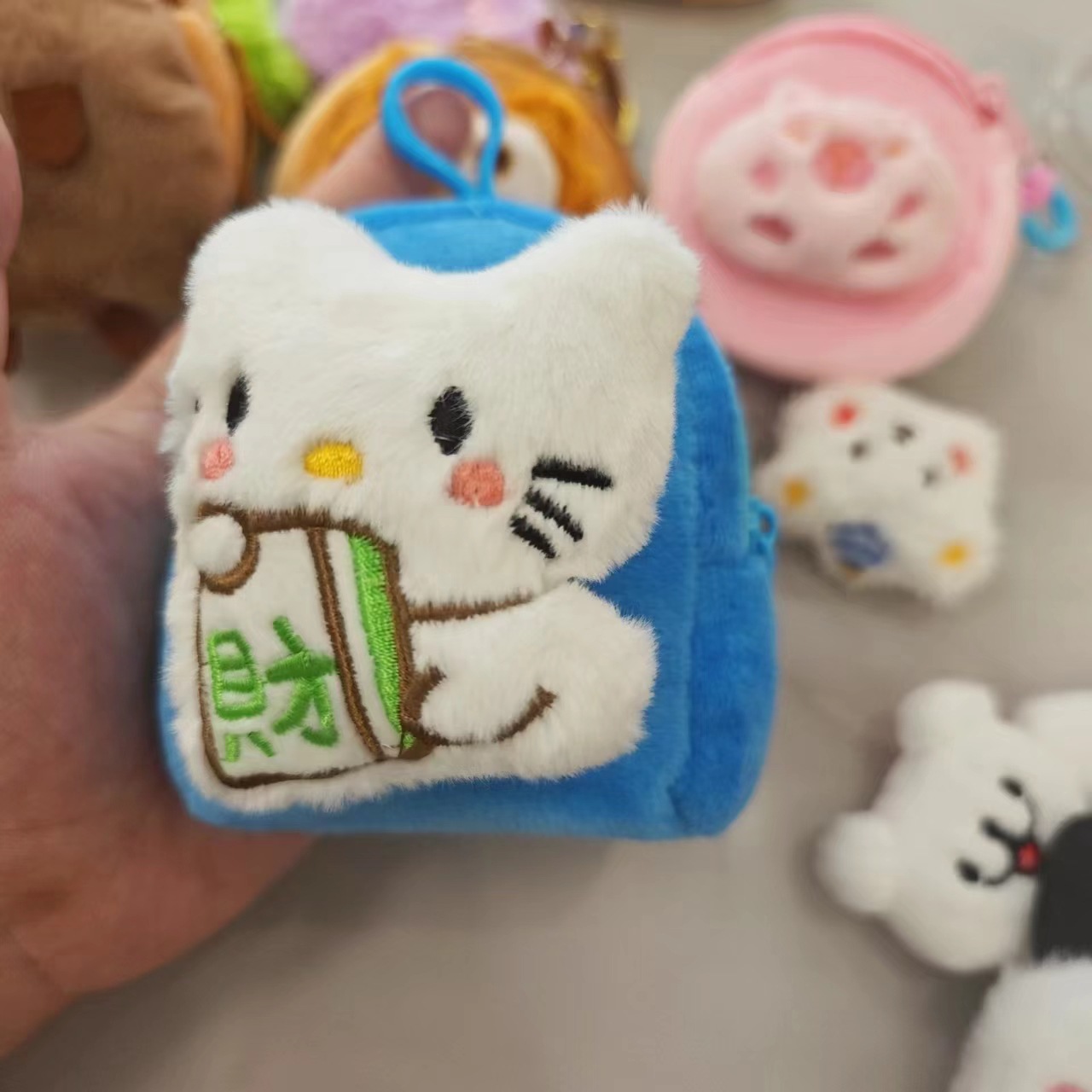 White kitten-school bag