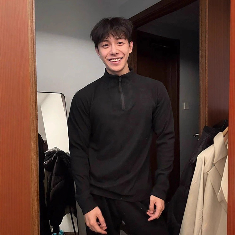 Gray oscuro medio cremallera camiseta de terciopelo para hombres otoño y invierno estilo americano cuello vertical con entrenamiento físico camiseta de manga larga
