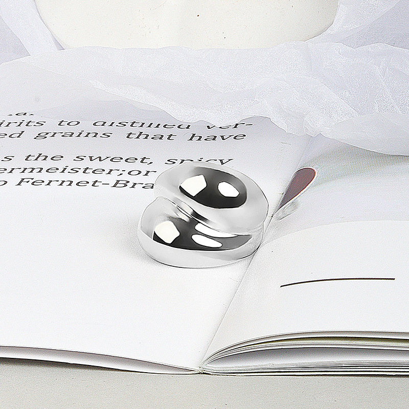 Anillo europeo y americano de moda estilo frío estilo minimalista estilo coreano brillante anillo ancho moda anillo de dedo índice personalizado comercio electrónico transfronterizo