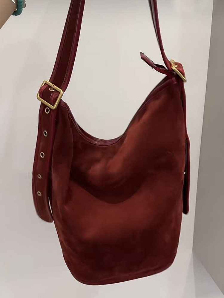 Boucle de ceinture décontractée en daim givré de l'influenceur Instagram, sac à main à bandoulière simple, sac seau, nouveauté 2024_voghion.com