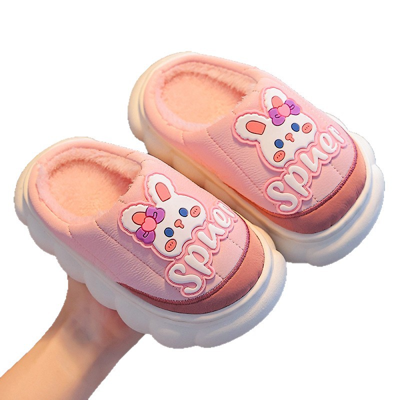 Otoño y invierno zapatillas de algodón impermeable para niños, piel PU cálida y bolsas de terciopelo, zapatillas de algodón para niños pequeños y medianos.