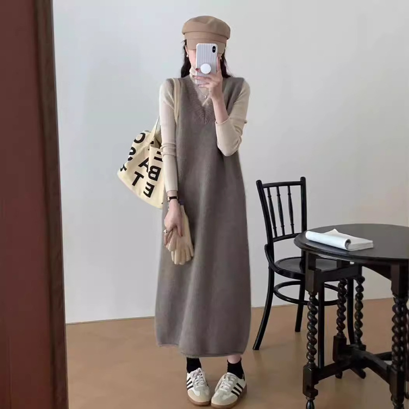 Long v-neck Sweater Dress for Women in Autumn and Winter New Style Lazy Style Loose Simple Elegant Soft Waxy Knitted vest Dress
