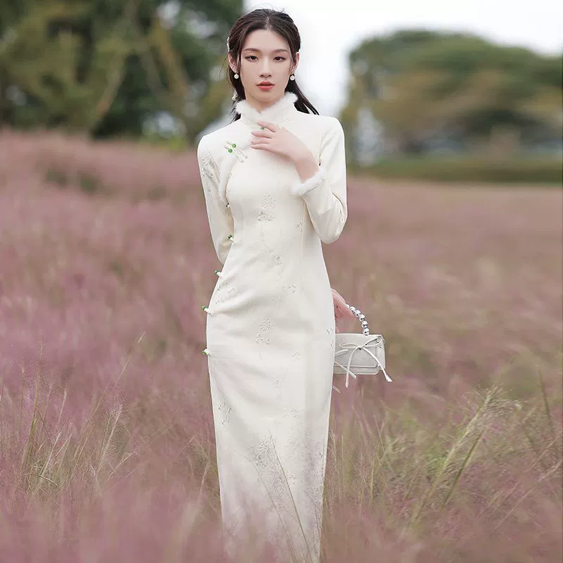 Женский зимний костюм Cheongsam 2023, Новый Нежный костюм средней длины в литературном стиле в молодом стиле с улучшенным шерстяным воротником в китайском стиле Тан в национальном стиле