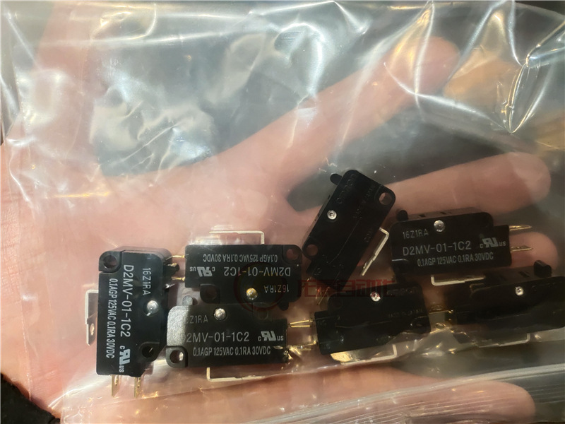 停产D2MV-01-1C2 小型微动开关全新原装预定链接代替款VX-01-1A2