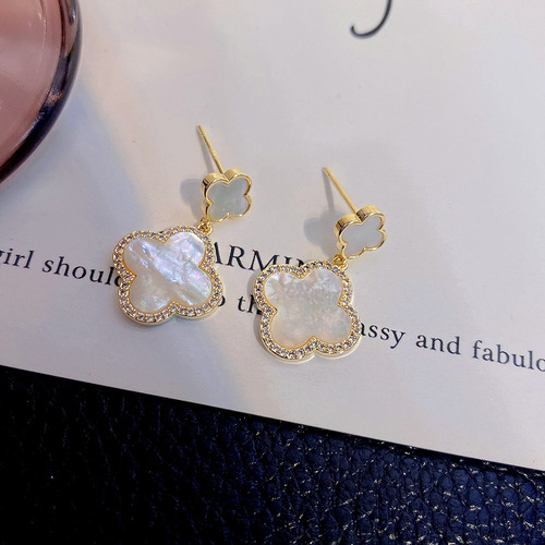 Japanese and Korean trendy women's elegant natural shell earrings trendy women's fashionable mother-of-pearl earrings 925 silver needle 77515
