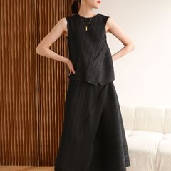 Manufacturer direct supply of high-end pleats in summer fashion slim irregular tops t-shirts pleats