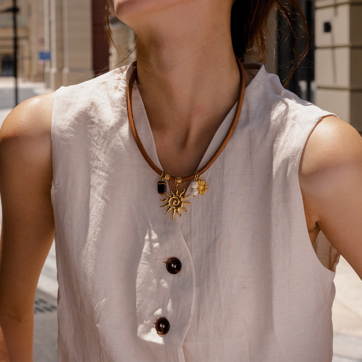 Tiana Europa y América colgante de acero inoxidable collar de estilo de moda de cuero collar de collar de clavícula cadena de suéter transfronterizo