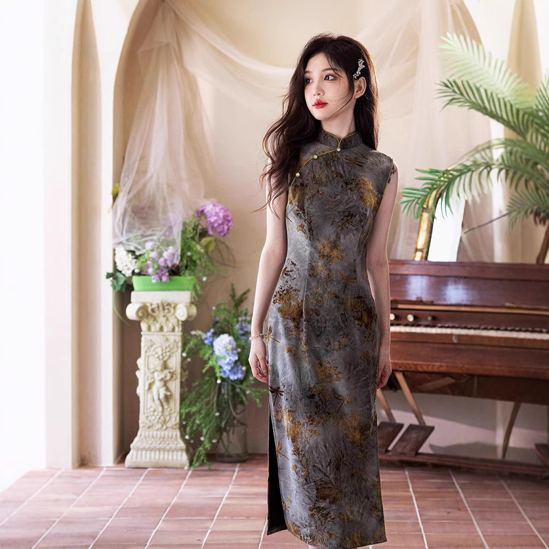 Autumn and Winter Old Shanghai Cheongsam Women's Long Traditional Eight-button Retro Chinese Style Elegant Daily dress Sleeveless Women