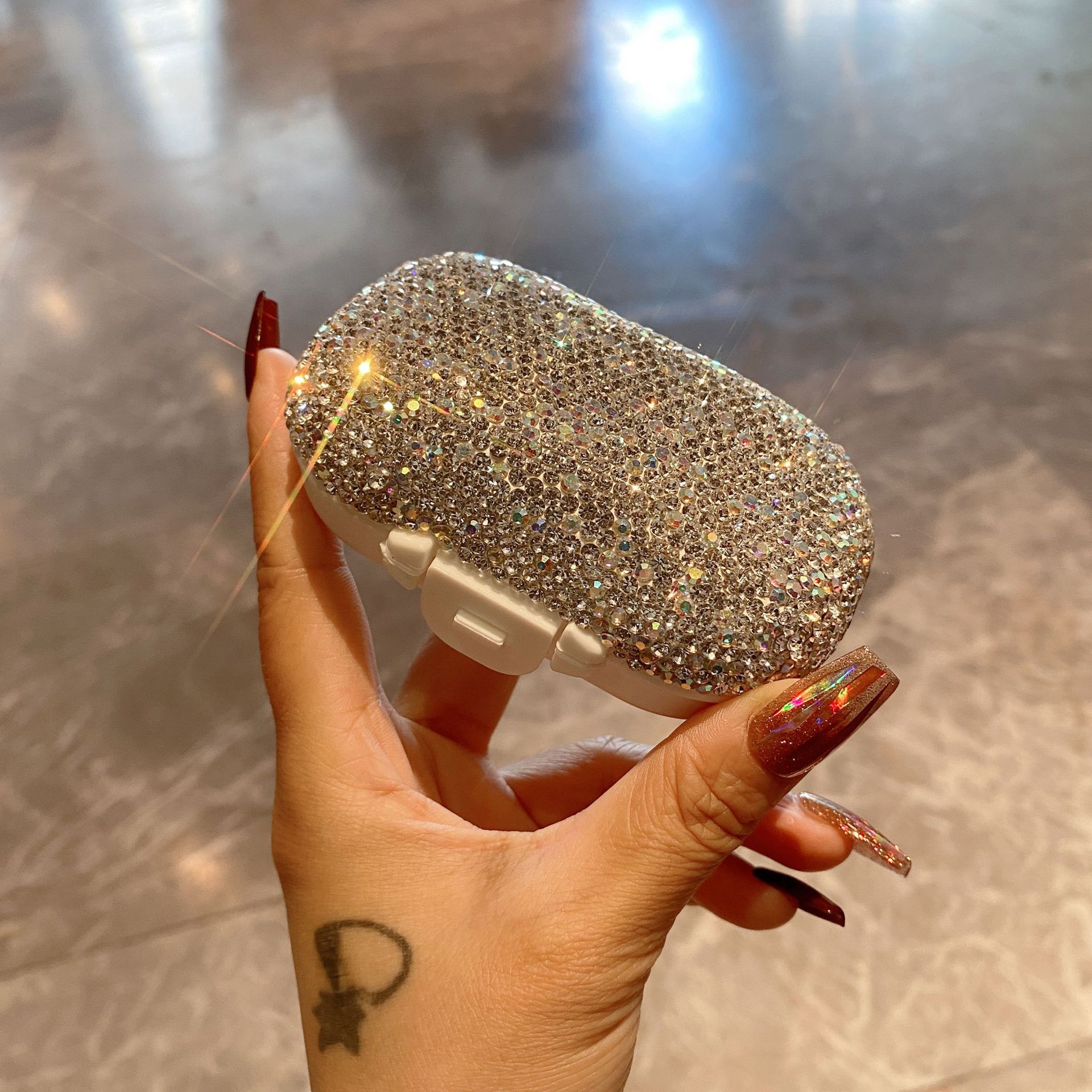 分装药盒奢华镶钻大容量便携密封7天药品分药跨境外贸厂家直销