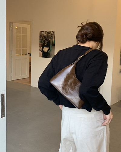 Baguette bag for women 2024 new popular contrasting color shoulder bag Korean ins niche design textured shoulder armpit bag