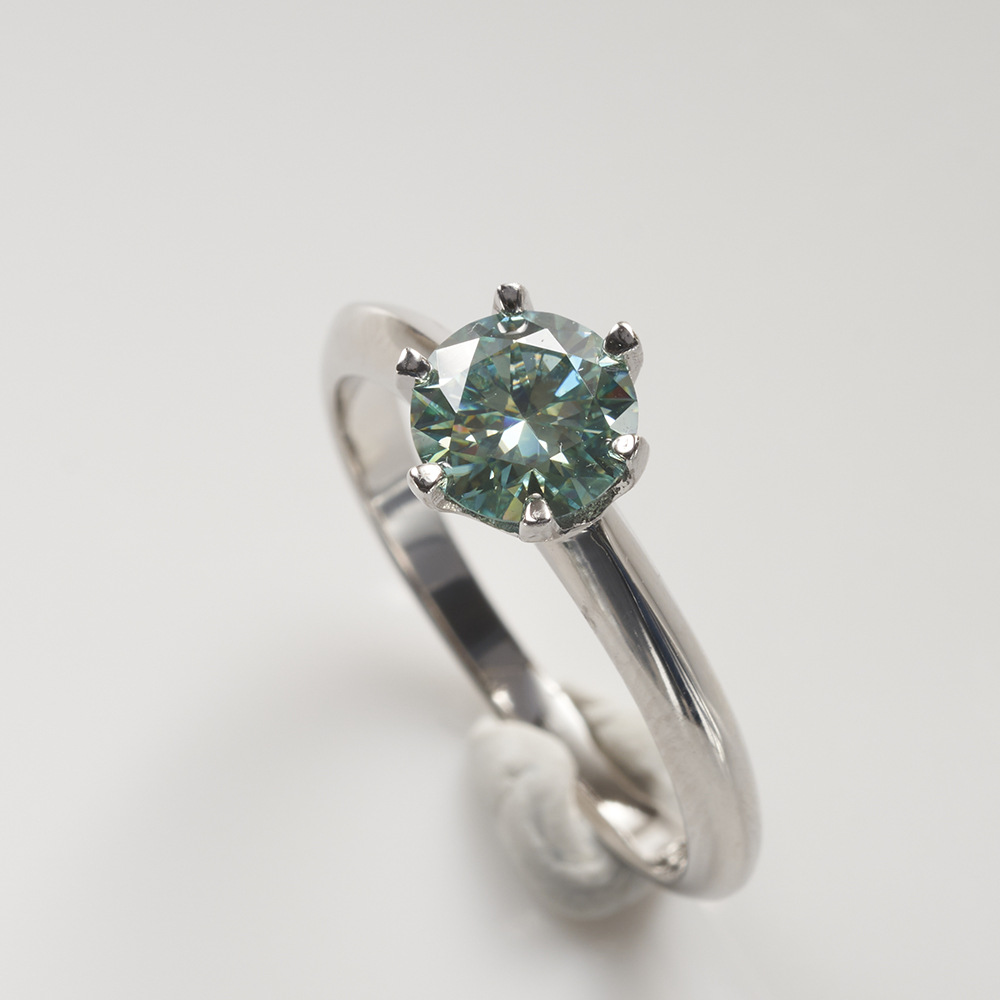 Clásico de seis garras 1 quilates negro azul verde anillo de piedra de mormonton plata esterlina joyas de mujer transfronterizas TK exclusivo en stock