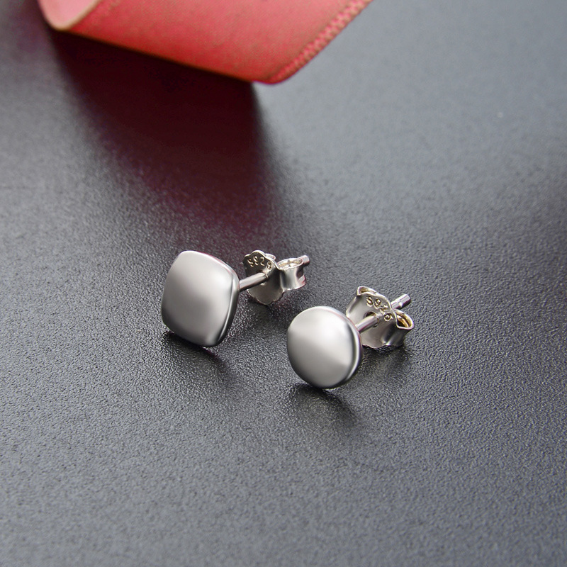 S925 plata esterlina brillante geométrico Stud pendientes mujer simple pequeña oreja piercing estilo coreano fresco asimétrico pendientes pequeña joyería