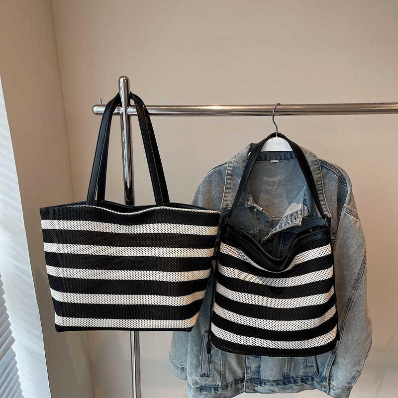 Black and White Striped Bucket Bag Handbag Women's Large Capacity Large Bag Casual Vacation Beach Bag Versatile Shoulder Tote Bag