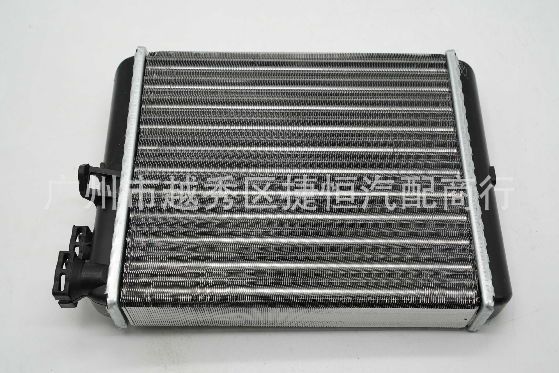 Suitable for Volvo Old XC90 S80 S60 air -conditioned warm feng water tank heating water tank 3