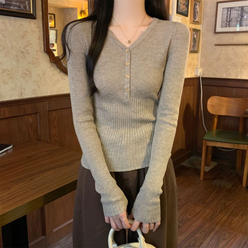 秋季打底衫女内搭修身法式气质纽扣高级设计感毛衣针织衫V领上衣|undefined