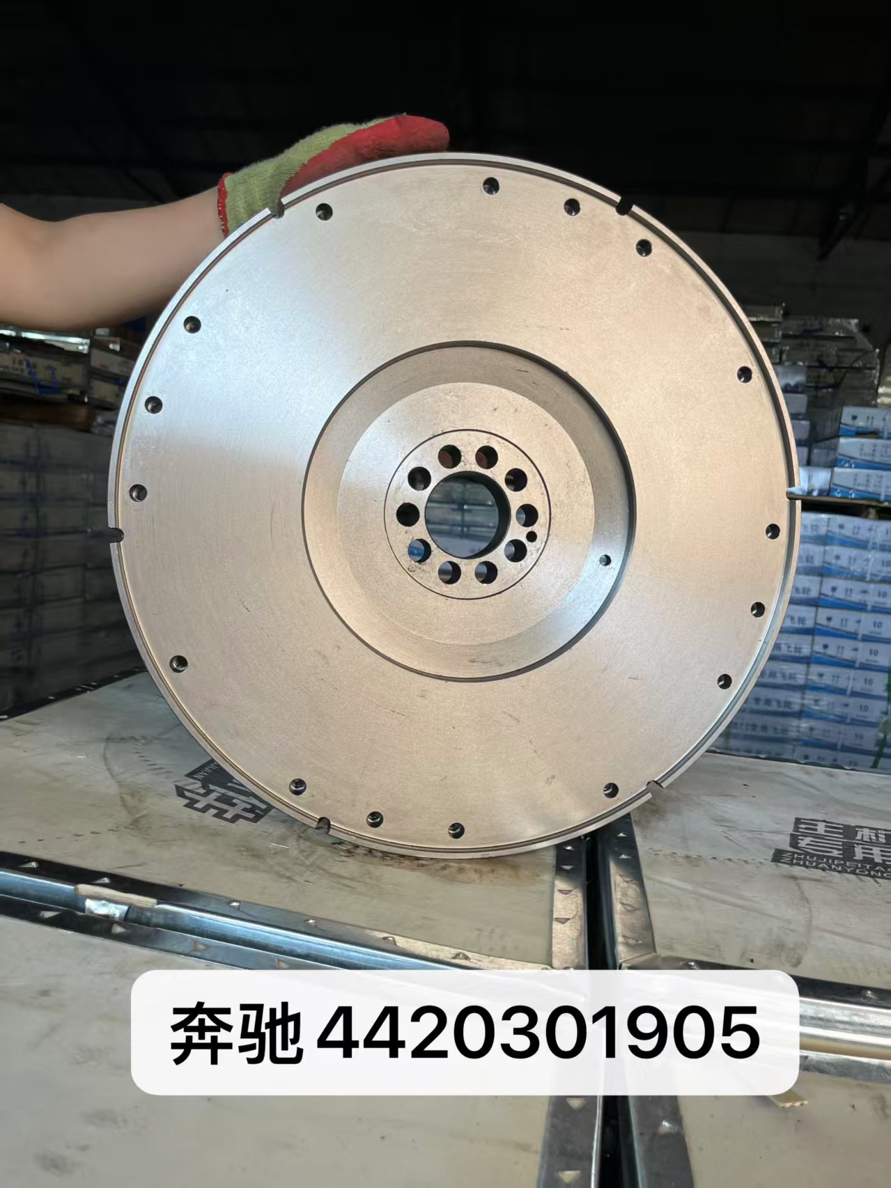 In-stock Mercedes-Benz 4420301905 flywheel for engines. The flywheel gear can be adapted to various models