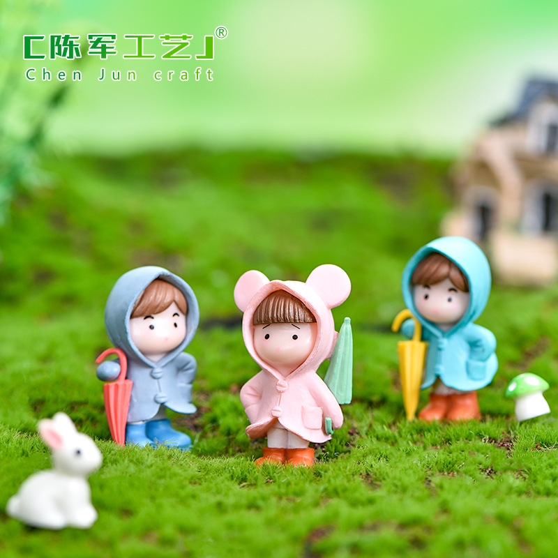 Cặp đôi áo mưa dễ thương, trang trí tiểu cảnh bàn làm việc xe hơi DIY mini cute (z-CJ-513)