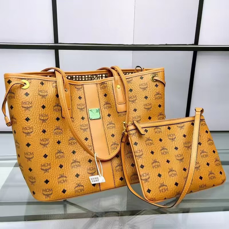 2025 New Mc Family Tote Bag Large Capacity Shopping Bag Commuter Women's Bag Fashionable Versatile Satchel Shoulder Bag