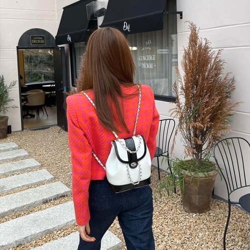 Korean niche autumn and winter mini small fragrance chain backpack female ins blogger student oil wax leather shoulder bag