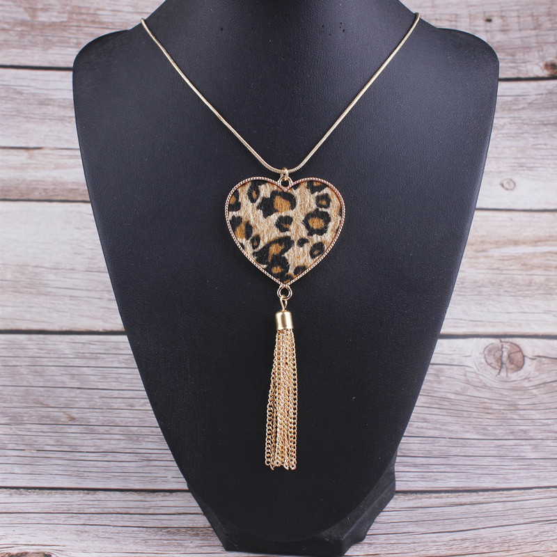 Collana con nappa e stampa leopardata in crine di cavallo a forma di quadrifoglio, in pelle, lunga catena a serpente, per donna_voghion.com