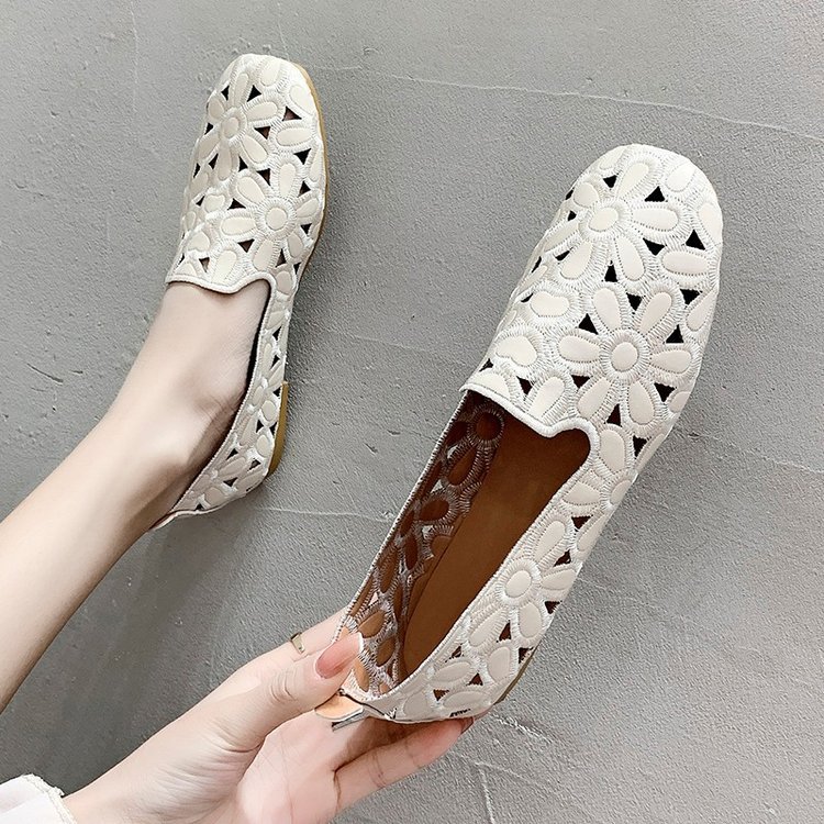 Zapatos individuales de cabeza cuadrada para mujer 2025 nuevos zapatos bordados para mujer zapatos de verano huecos para mujer zapatos de frijoles planos para mujer