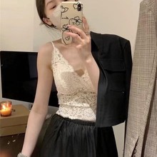 网红性感辣妹深V领上衣新款夏季法式抹胸甜美温柔蕾丝边设计感ins