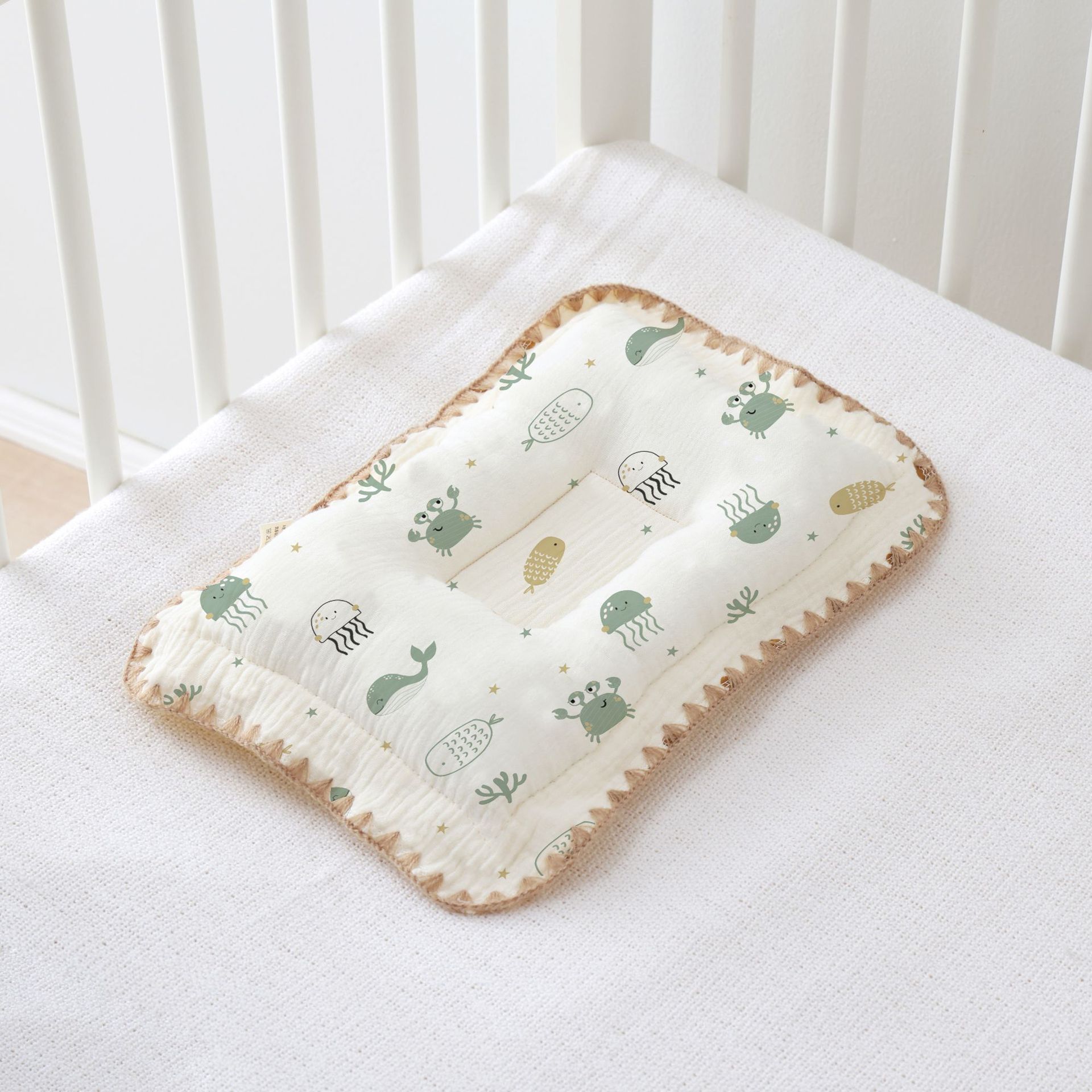 赤ちゃんの定型枕は0 ~ 6ヶ月以上です。