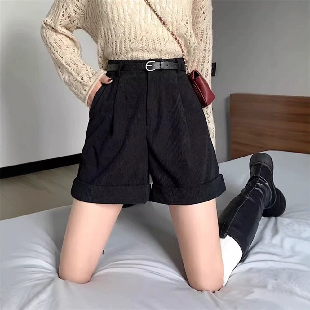 灯芯绒短裤女2026秋冬新款休闲宽松五分阔腿裤高腰显瘦小个子靴裤