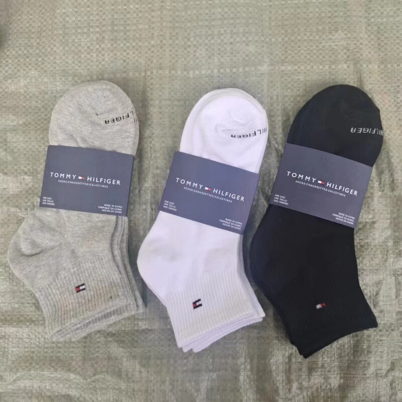 Foreign Trade Tommy Men's and Women's Mid-calf Socks Black and White Gray Business Socks All Year Round Cotton Socks One Card Three Pairs Can Be Issued