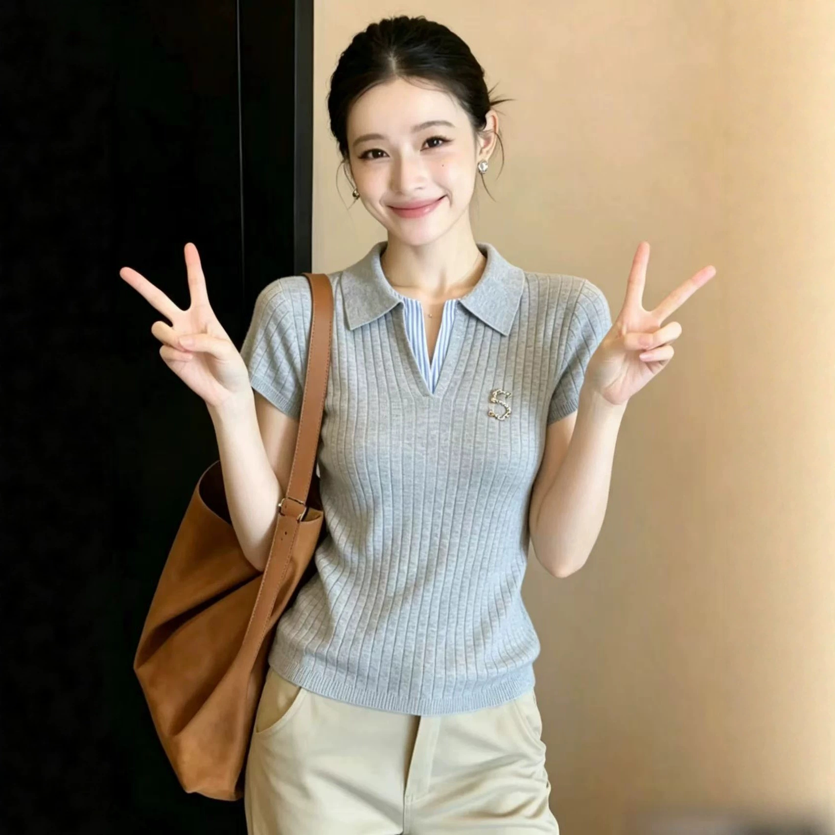 Áo thun nữ cổ lật tay ngắn thiết kế giả hai lớp mỏng nhẹ mùa hè — màu xám chi tiết 4