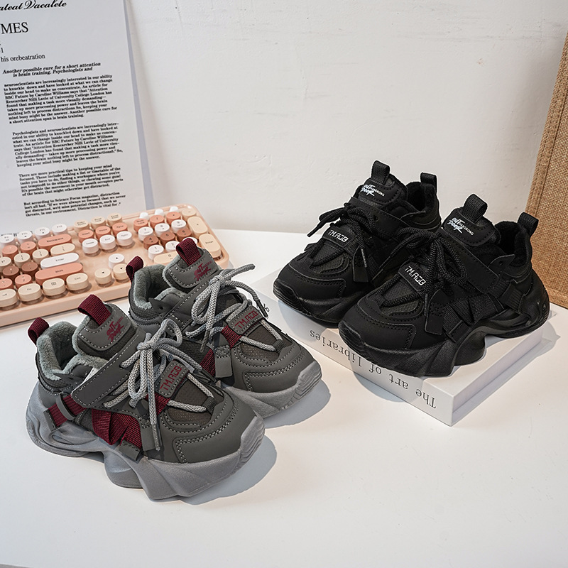 Zapatos deportivos para niños otoño y invierno de 2025, niños y niñas con suela suave de lana ecológica, zapatos de algodón transfronterizos para niños de mediano tamaño