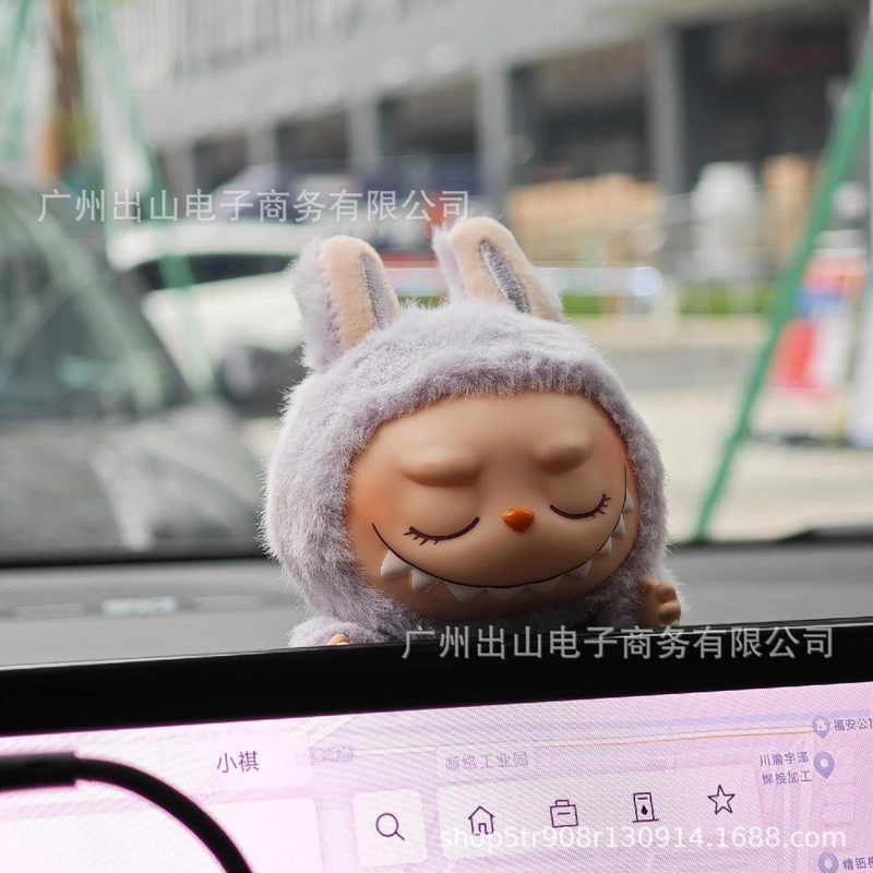 Labubu 車の中央制御装飾品は、Xiaomi NIO テスラ人形スライドブラケット車の装飾に適しています|undefined