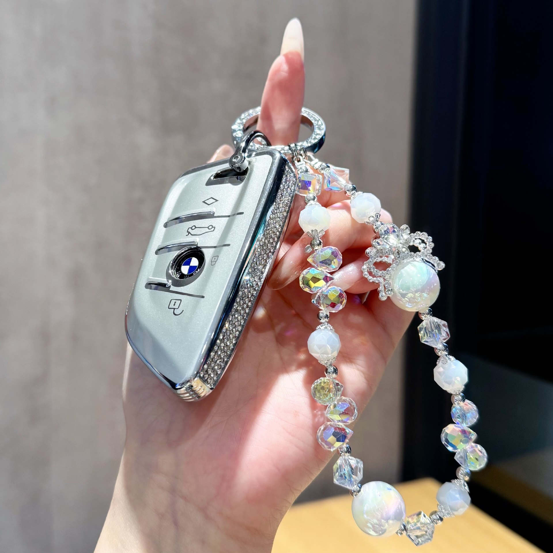 Suitable for BMW key cases, new 3 Series 330li, 5 Series 530li, X1, X2, X3, X4, X5, blade-style women's key case
