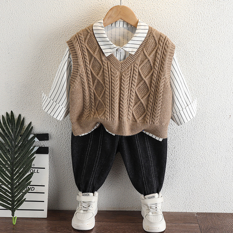 6103 Conjunto de chaleco de lana para niños Ropa de primavera y otoño 2024 Nuevo estilo Camisa a rayas estilo universitario para niños Tren de tres piezas