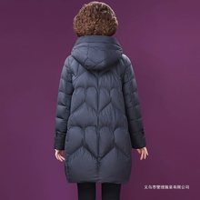 中老年女装2025新款妈妈羽绒服中长款连帽洋气加厚保暖外套