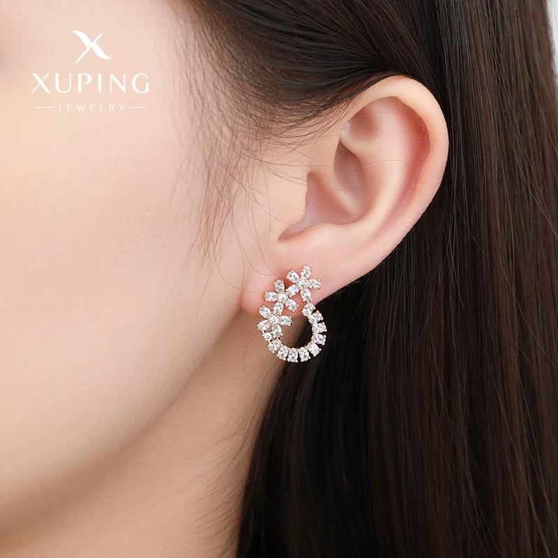 Xuping gemas artificiales ligeras de lujo temperamento guirnaldas pernos de orejas para mujeres simple moda dulce suave viento fácil de usar orejas