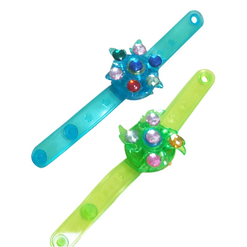 Reloj giroscópico luminoso nuevo flash creativo giroscópico reloj giroscópico correa de jardín de infantes pequeños juguetes regalos al por mayor