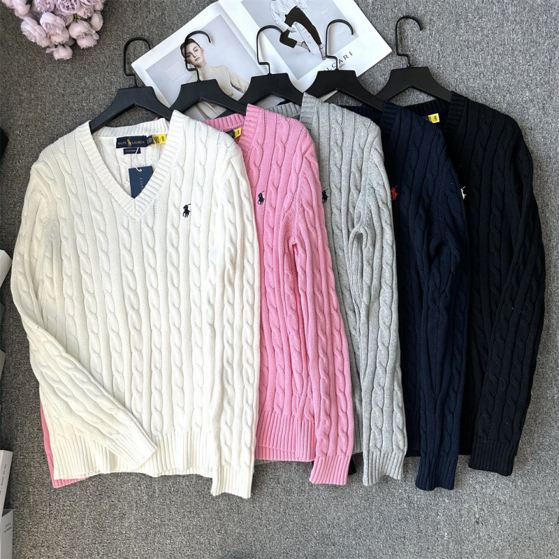 Gray V-Neck Cable-Knit Embroidered Wool Pullover Sweater Suitable for Dropshipping in Europe and America Gray V-Neck Cable-Knit Embroidered Wool Pullover Sweater Suitable for Dropshipping in Europe and America
