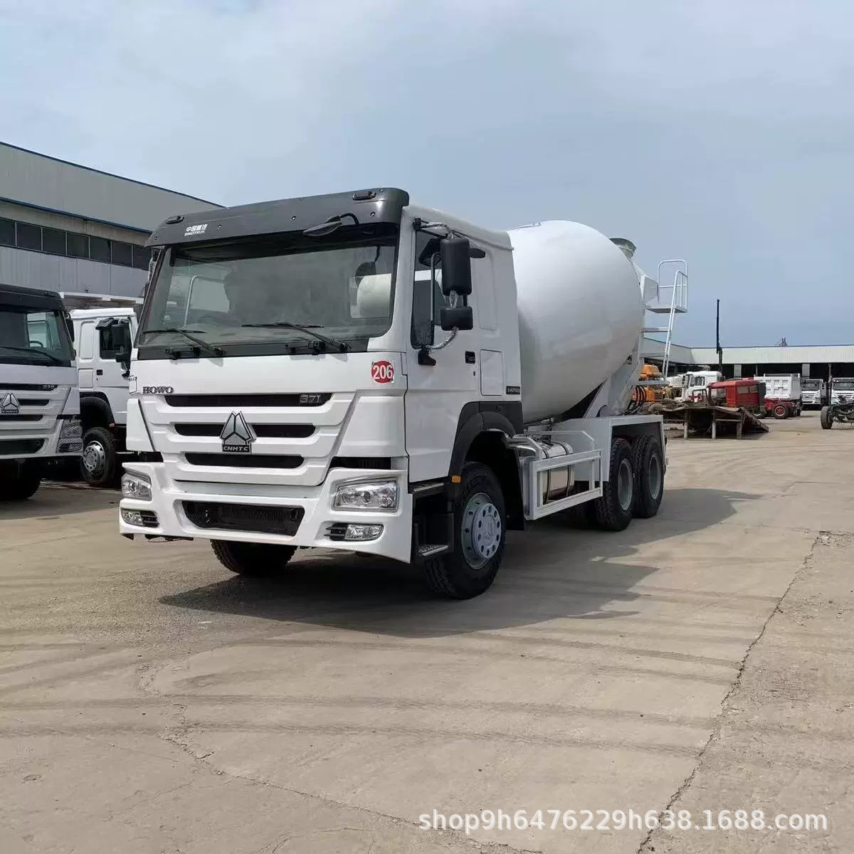 出口12立方混凝土搅拌车 非洲 10立方豪沃二手水泥搅拌罐运输车