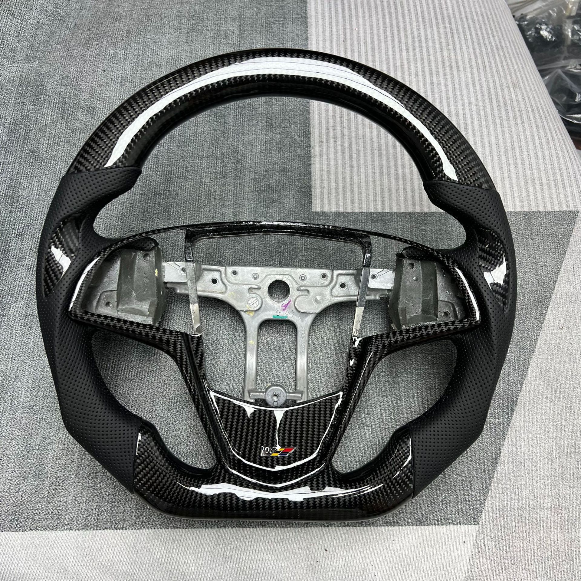 Carbon Fiber Steering Wheel Modification Is Suitable for Cadillac Models, Car Interior Steering Wheel Cover Processing and Customization