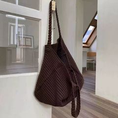高级复古慵懒风咖色针织手提袋女秋冬季休闲容量大手提针织编织包